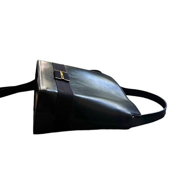 Salvatore Ferragamo Vara Bow Navy Blue Leather Shoulder Bag New - Picture 3 of 9